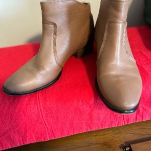 Women’s leather zip back western style ankle boots